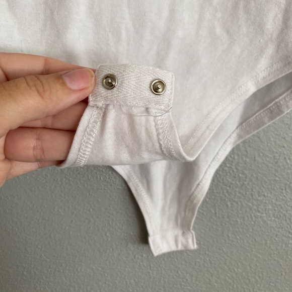 Women’s Bodysuit Size Small White Pink ‘Out of Office’ Snap Button Casual Cute - Picture 5 of 7